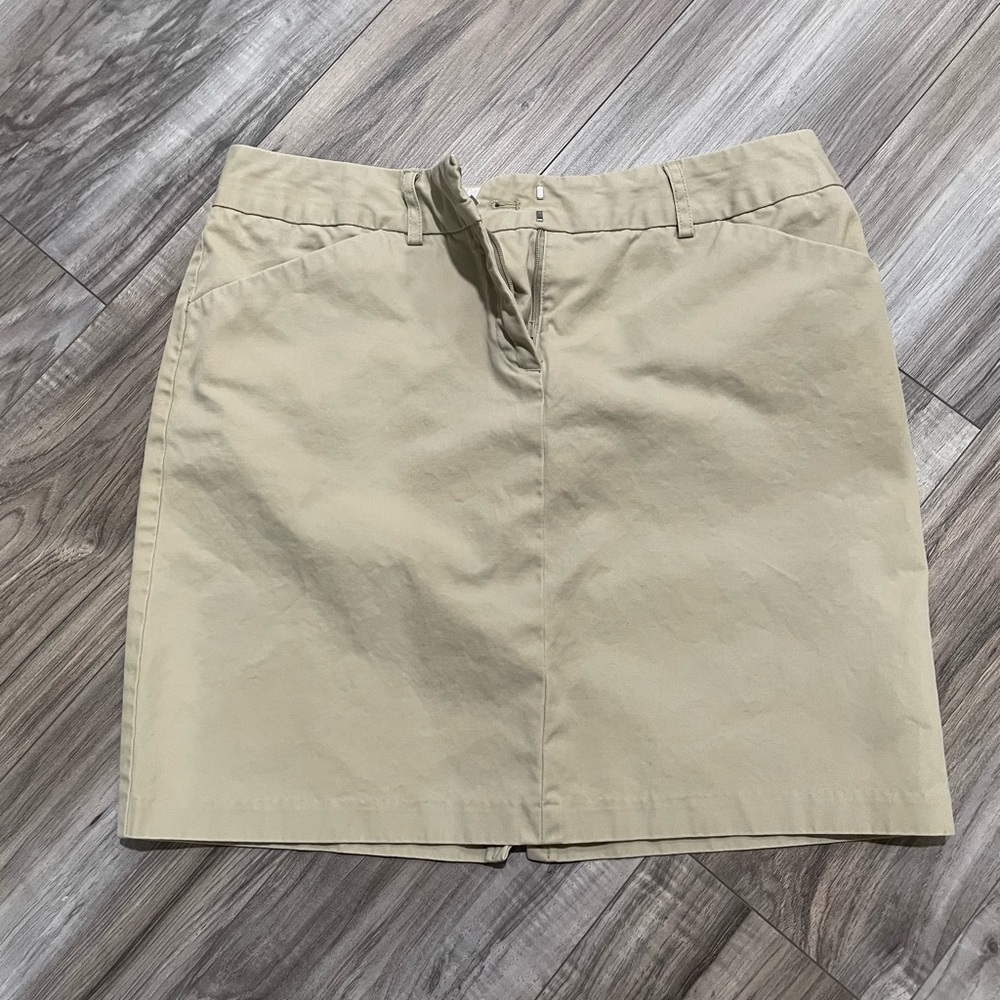 Khaki Express Long Mini Skirt (17 in) with Slit in Back (4.5 in); Size 6